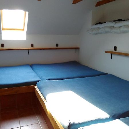 Apartman Na Farme U Koni Milesov Екстериор снимка